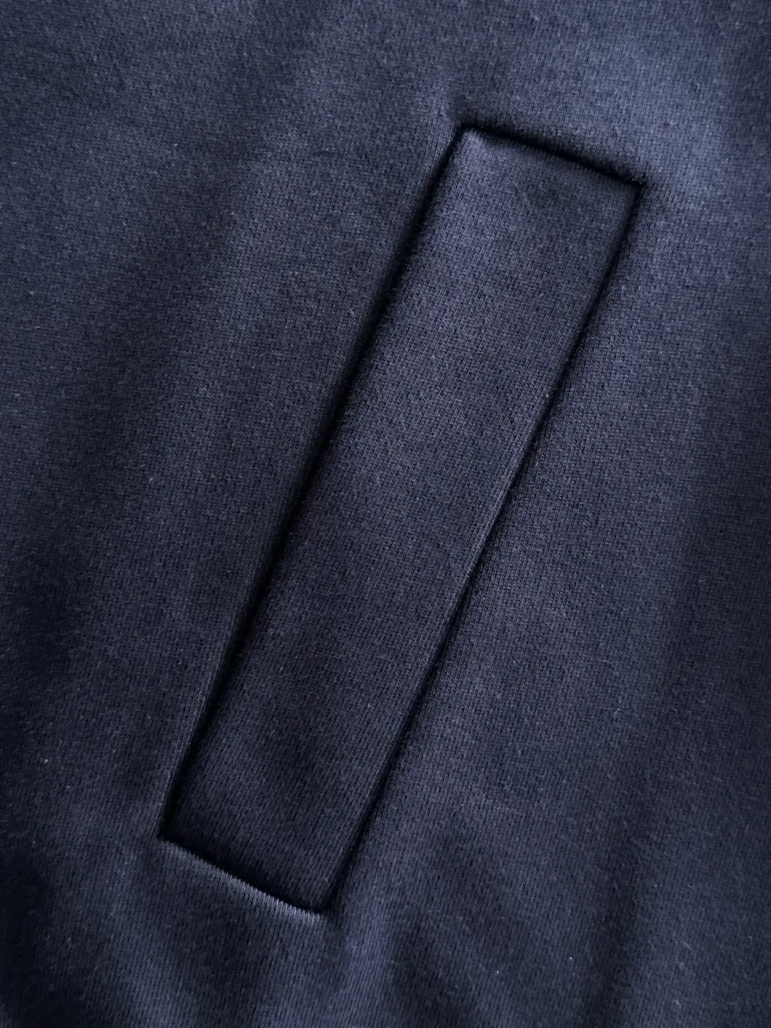 Next day shipment P460 Stone lsland/Stone Island Exclusively launches the new 25ss autumn and winter lapel zipper jacket. Many stars have the same style. The craftsmanship cannot be copied by ordinary small workshops. We are not afraid of any challenges in terms of materials, detail restoration and craftsmanship, just to provide everyone with wonderful products. Compare the top original versions at will. No expense is spared just to do better. Unique imported fabric feel. Purely imported German machine production. Precision operation and 10,000-needle density. A full set of new accessories and three standards are fully customized simultaneously. The upper body is versatile and fashionable. The perfect choice for autumn and winter. A must-have item. Size chart: S to XXL (or please state your height and weight when placing an order)